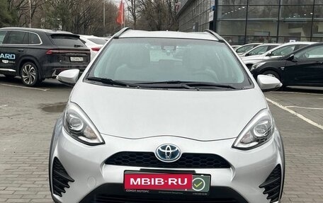 Toyota Prius c I, 2017 год, 1 349 900 рублей, 2 фотография