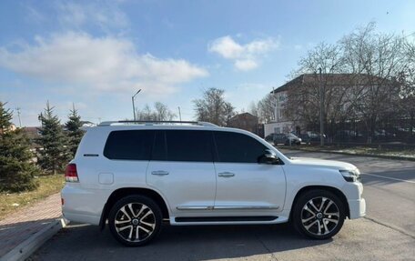 Toyota Land Cruiser 200, 2016 год, 6 999 000 рублей, 4 фотография