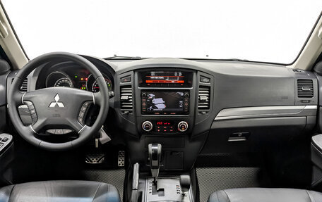 Mitsubishi Pajero IV, 2013 год, 2 395 000 рублей, 14 фотография