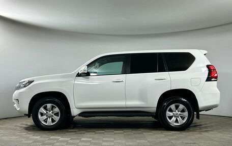 Toyota Land Cruiser Prado 150 рестайлинг 2, 2022 год, 7 449 000 рублей, 3 фотография