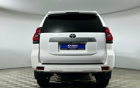 Toyota Land Cruiser Prado 150 рестайлинг 2, 2022 год, 7 449 000 рублей, 5 фотография