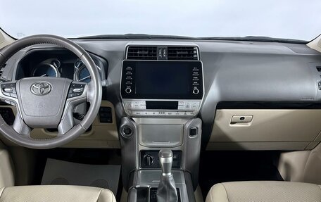 Toyota Land Cruiser Prado 150 рестайлинг 2, 2022 год, 7 449 000 рублей, 14 фотография