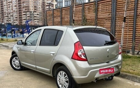 Renault Sandero I, 2013 год, 699 000 рублей, 2 фотография