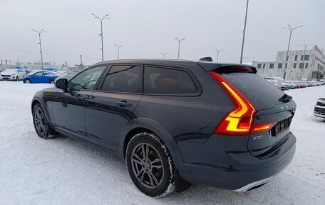 Volvo V90 Cross Country I рестайлинг, 2017 год, 2 599 000 рублей, 5 фотография