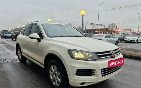 Volkswagen Touareg III, 2011 год, 1 749 000 рублей, 2 фотография