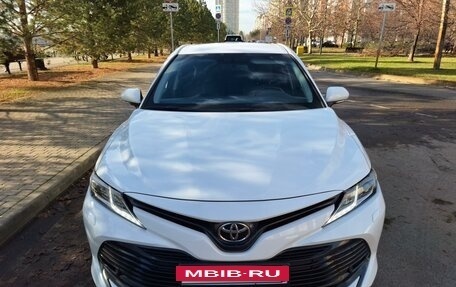 Toyota Camry, 2018 год, 2 650 000 рублей, 5 фотография