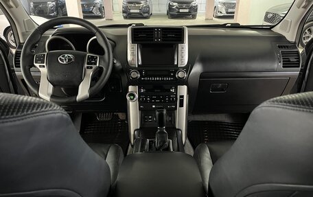 Toyota Land Cruiser Prado 150 рестайлинг 2, 2011 год, 2 825 000 рублей, 18 фотография