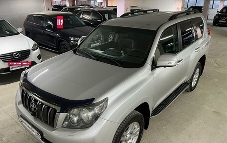 Toyota Land Cruiser Prado 150 рестайлинг 2, 2011 год, 2 825 000 рублей, 10 фотография