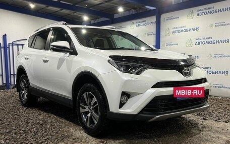 Toyota RAV4, 2018 год, 2 599 000 рублей, 6 фотография