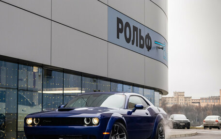 Dodge Challenger III рестайлинг 2, 2021 год, 6 700 000 рублей, 1 фотография