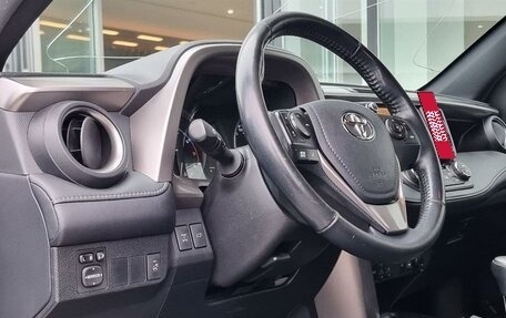 Toyota RAV4, 2018 год, 2 690 000 рублей, 18 фотография