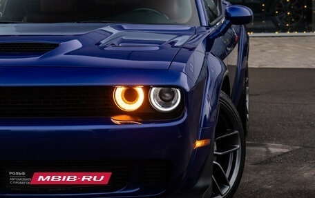 Dodge Challenger III рестайлинг 2, 2021 год, 6 700 000 рублей, 3 фотография