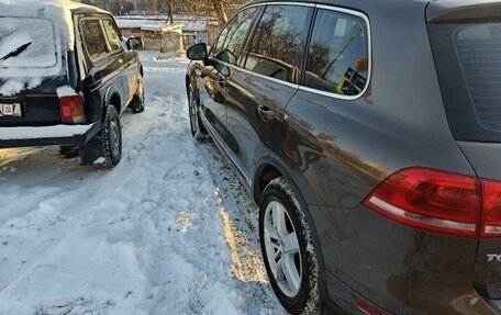 Volkswagen Touareg III, 2011 год, 1 490 000 рублей, 1 фотография