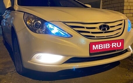 Hyundai Sonata VI, 2011 год, 1 400 000 рублей, 1 фотография