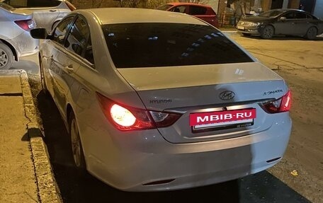 Hyundai Sonata VI, 2011 год, 1 400 000 рублей, 4 фотография