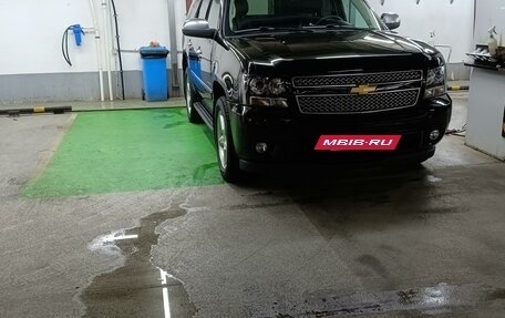 Chevrolet Tahoe III, 2013 год, 3 000 000 рублей, 2 фотография