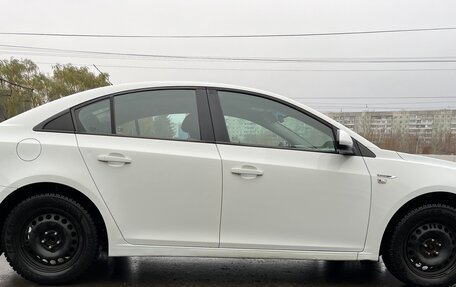 Chevrolet Cruze II, 2011 год, 939 000 рублей, 4 фотография