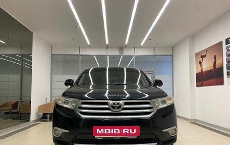 Toyota Highlander III, 2011 год, 1 934 000 рублей, 2 фотография