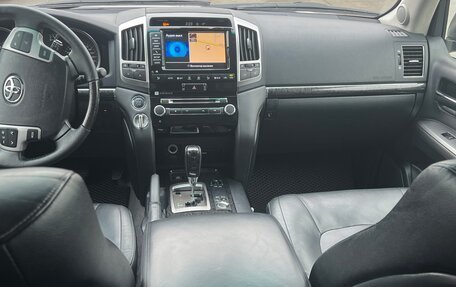 Toyota Land Cruiser 200, 2013 год, 5 600 000 рублей, 6 фотография