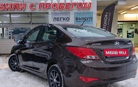 Hyundai Solaris II рестайлинг, 2015 год, 1 050 000 рублей, 3 фотография