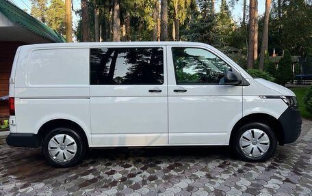 Volkswagen Transporter T6 рестайлинг, 2021 год, 4 400 000 рублей, 3 фотография