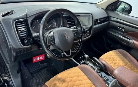 Mitsubishi Outlander III рестайлинг 3, 2019 год, 2 149 800 рублей, 8 фотография