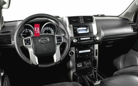 Toyota Land Cruiser Prado 150 рестайлинг 2, 2011 год, 2 700 000 рублей, 20 фотография