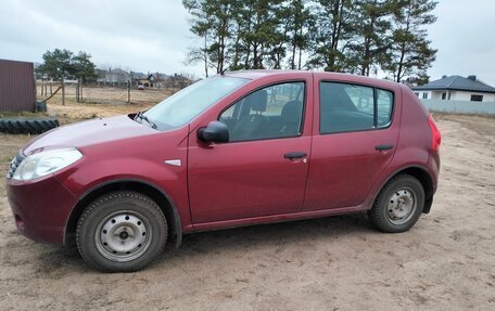 Renault Sandero I, 2010 год, 440 000 рублей, 2 фотография