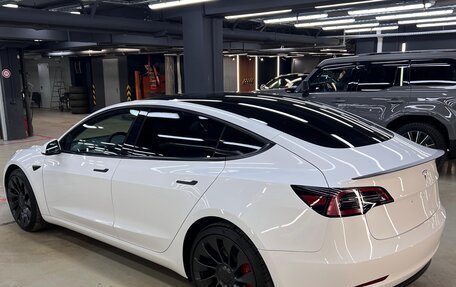 Tesla Model 3 I, 2022 год, 6 000 000 рублей, 2 фотография