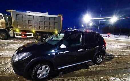 Renault Sandero I, 2013 год, 780 000 рублей, 2 фотография