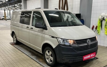 Volkswagen Transporter T6 рестайлинг, 2020 год, 2 750 000 рублей, 5 фотография