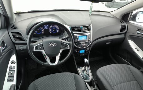 Hyundai Solaris II рестайлинг, 2012 год, 999 000 рублей, 18 фотография