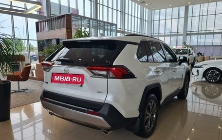 Toyota RAV4, 2023 год, 5 750 000 рублей, 4 фотография