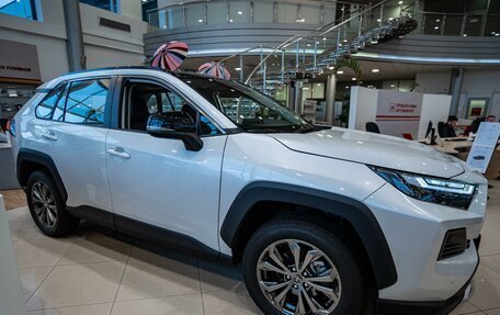 Toyota RAV4, 2024 год, 4 990 000 рублей, 3 фотография