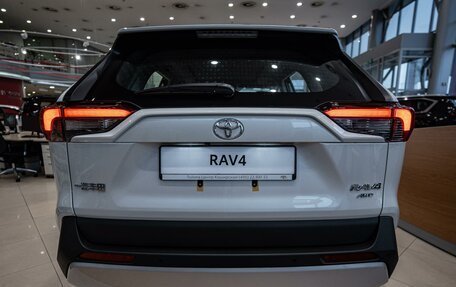 Toyota RAV4, 2024 год, 4 990 000 рублей, 5 фотография