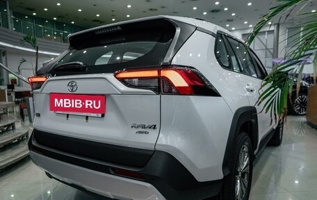 Toyota RAV4, 2024 год, 4 990 000 рублей, 6 фотография