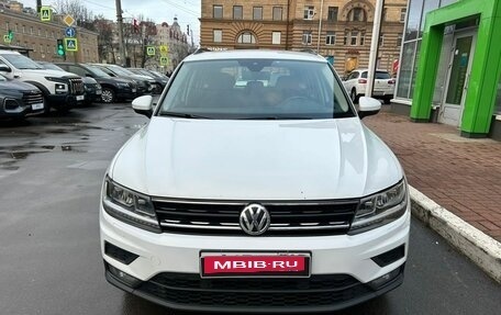 Volkswagen Tiguan II, 2020 год, 2 349 000 рублей, 2 фотография