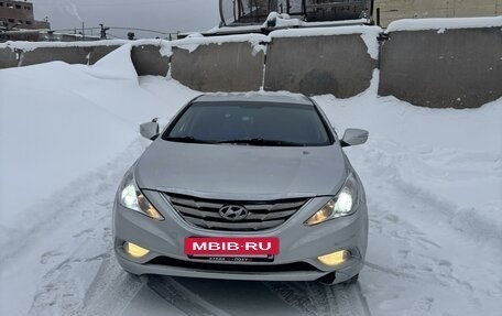 Hyundai Sonata VI, 2011 год, 1 170 000 рублей, 2 фотография