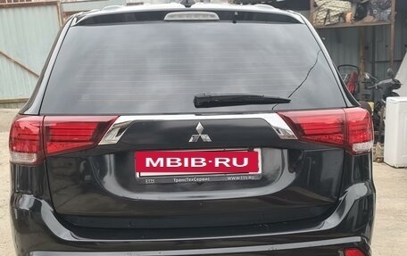 Mitsubishi Outlander III рестайлинг 3, 2019 год, 2 450 000 рублей, 6 фотография