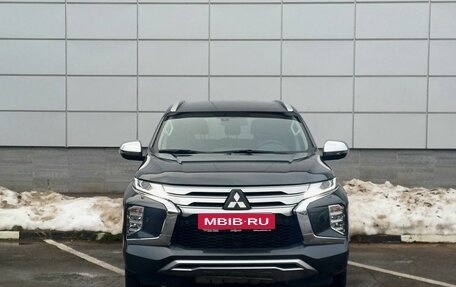 Mitsubishi Pajero Sport III рестайлинг, 2021 год, 4 800 000 рублей, 2 фотография