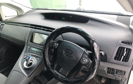 Toyota Prius, 2010 год, 1 030 000 рублей, 11 фотография