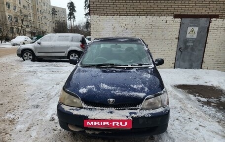 Toyota Platz, 2001 год, 330 000 рублей, 3 фотография