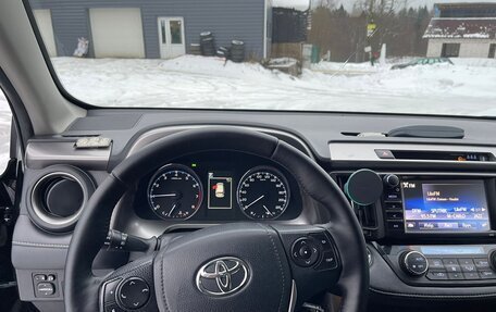 Toyota RAV4, 2017 год, 2 380 000 рублей, 4 фотография