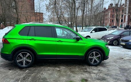 Volkswagen Tiguan II, 2017 год, 2 800 000 рублей, 3 фотография