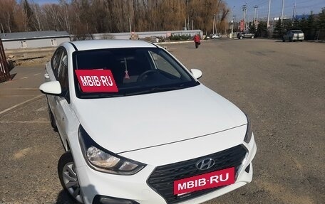 Hyundai Solaris II рестайлинг, 2018 год, 1 370 000 рублей, 4 фотография