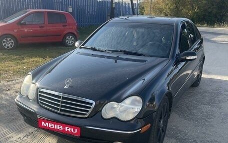 Mercedes-Benz C-Класс, 2003 год, 800 000 рублей, 1 фотография