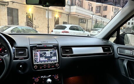 Volkswagen Touareg III, 2012 год, 1 890 000 рублей, 23 фотография