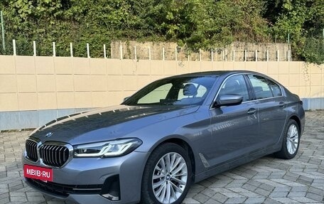 BMW 5 серия, 2023 год, 5 800 000 рублей, 2 фотография