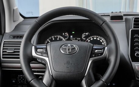 Toyota Land Cruiser Prado 150 рестайлинг 2, 2021 год, 7 349 000 рублей, 15 фотография