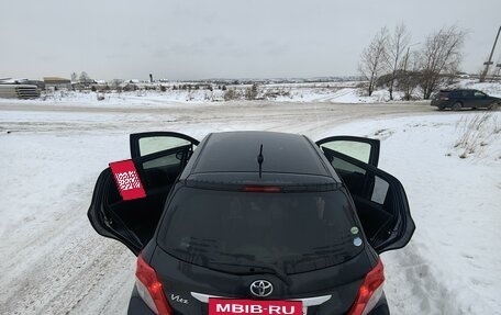 Toyota Vitz, 2012 год, 920 000 рублей, 7 фотография